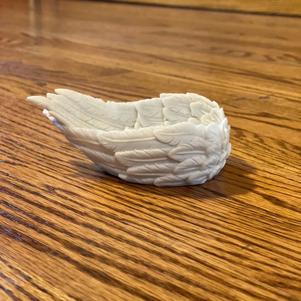 Ceramic Wings Sphere Holder